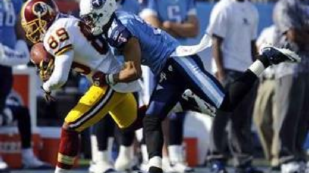 1121-sports-redskinstitansmoss-ap_296.jpg
