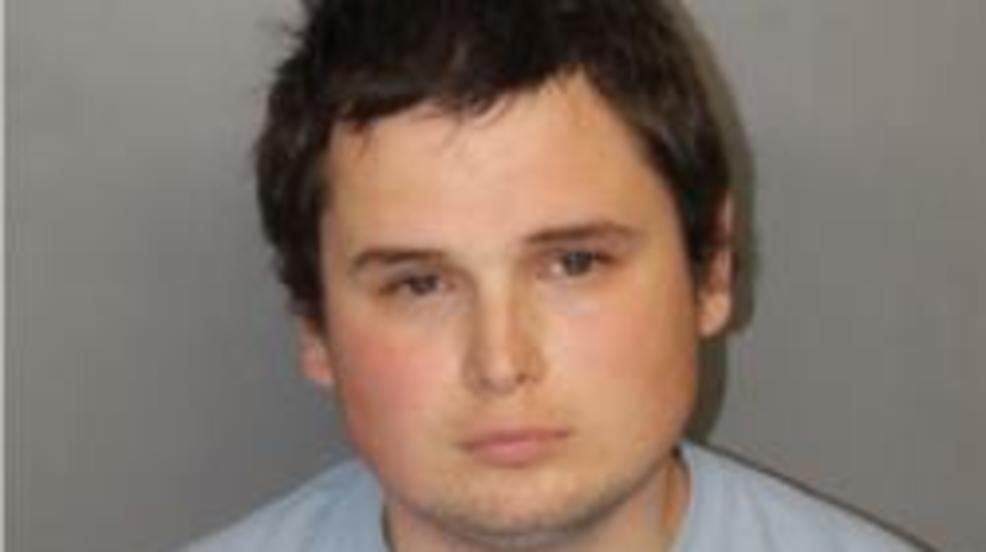 Mullins man arrested on child porn charges WPDE