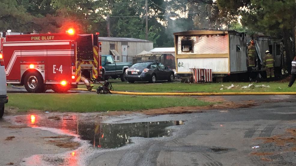 Police 2 dead after mobile home fire in Pine Bluff KATV