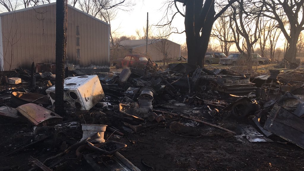 Shelbina fire crews respond to fully engulfed structure fire KHQA