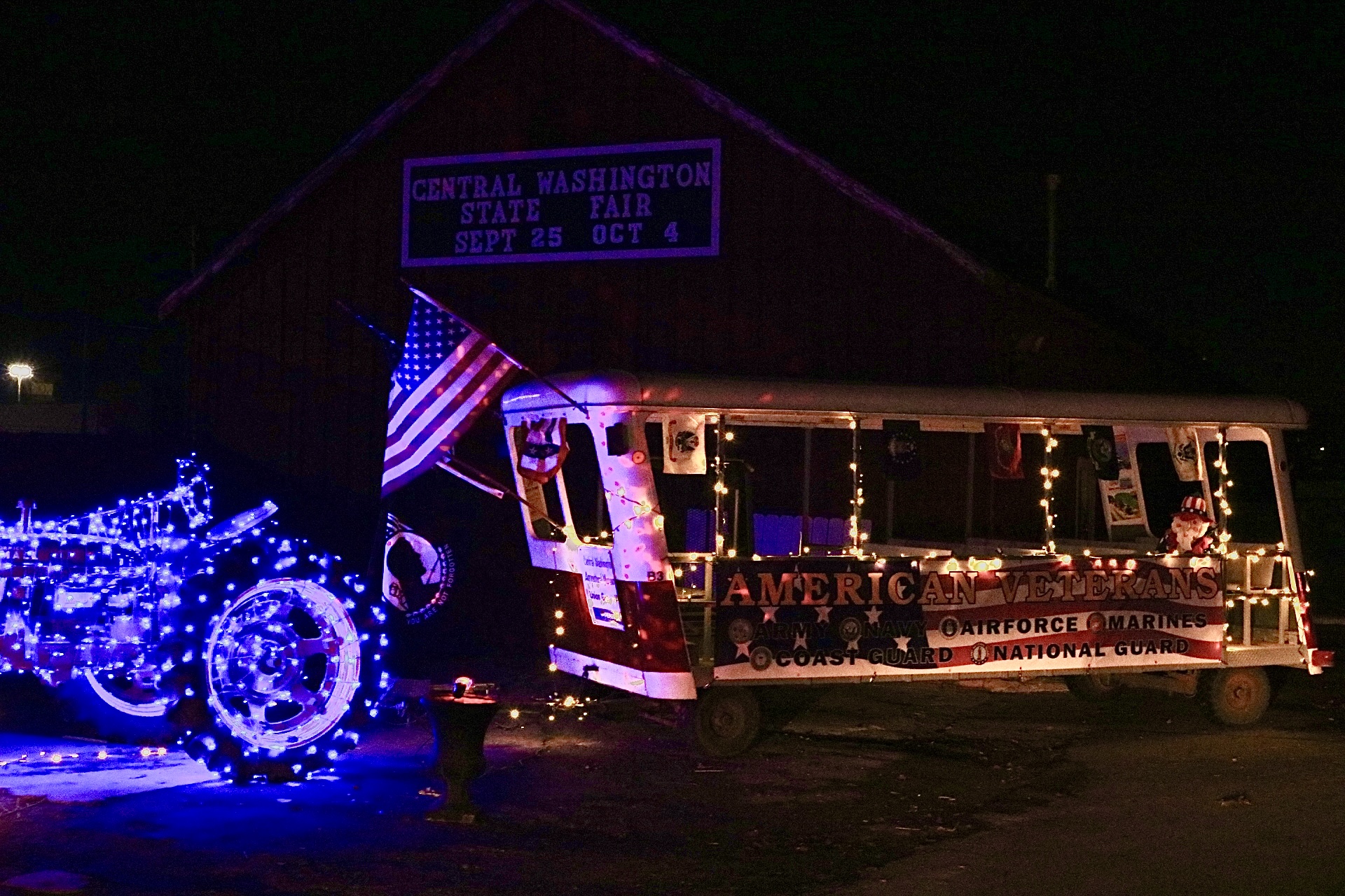 Photos Driving thru Holiday Light Fest in Yakima Seattle Refined