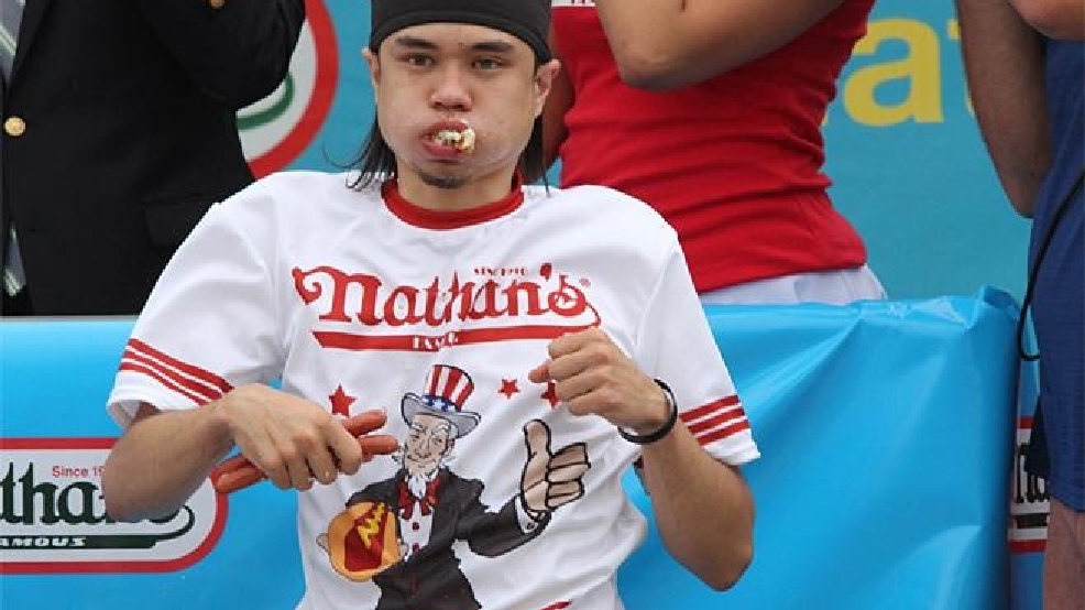 Matt Stonie tops Joey Chestnut in hot dog eating contest KOMO