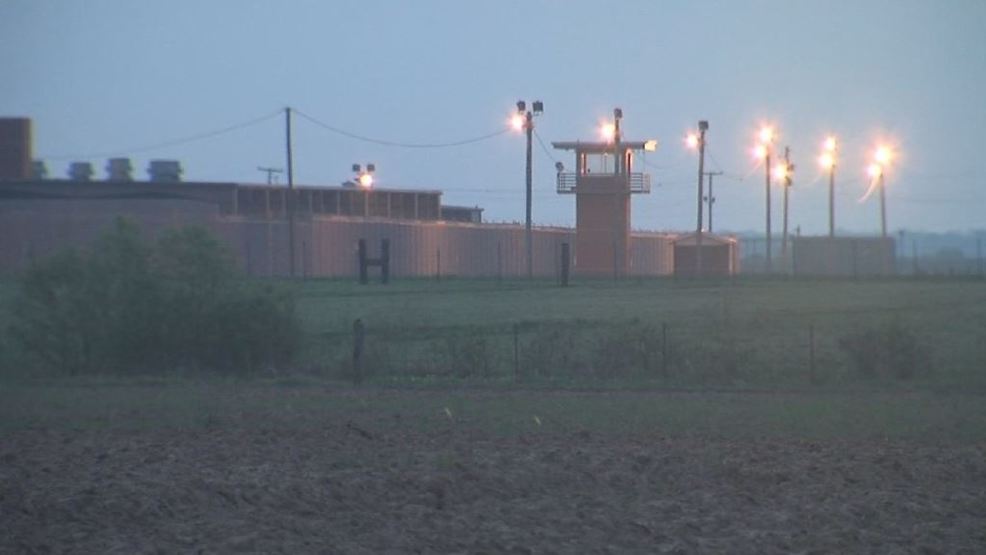 Cell phone video allegedly shows inside of Cummins Unit during a prison