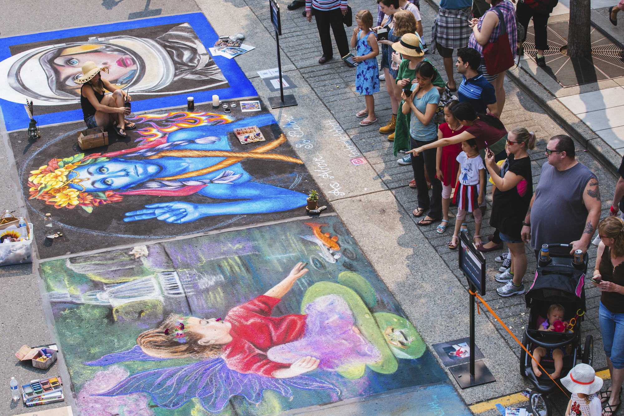 Photos Detailed, brilliant & stunning chalk murals line the streets of
