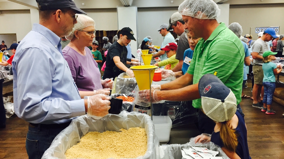 Volunteers packing 300,000 meals for people in need WBMA