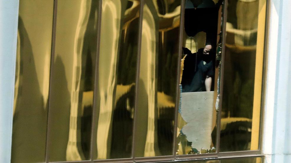 APTOPIX Las Vegas Shooting Las Vegas Mandalay suite close-up AP44.jpg