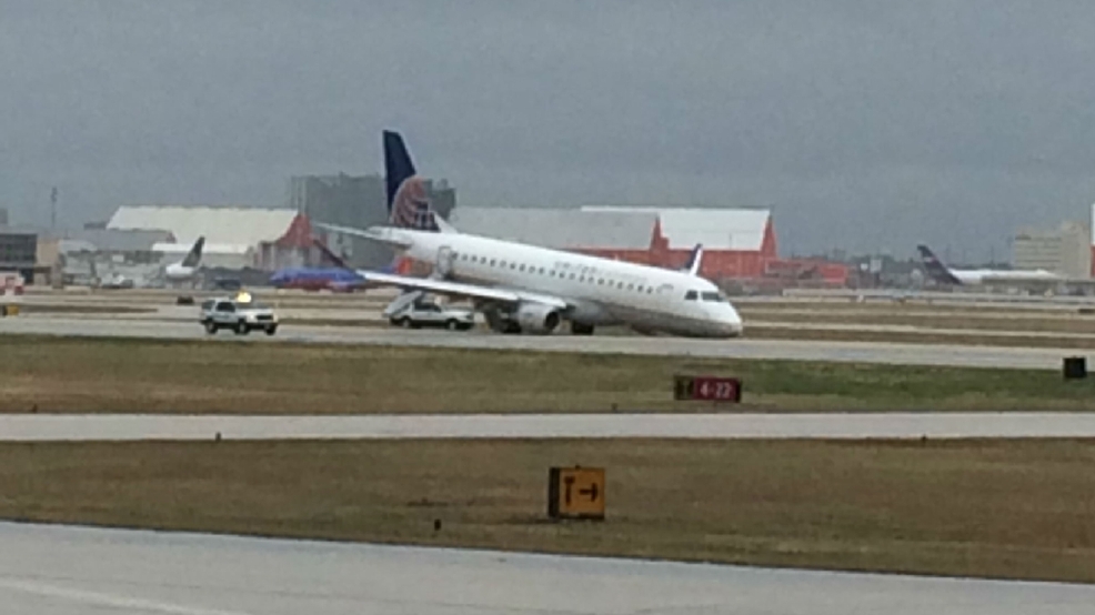 Aircraft nose gear collapses during landing at SA Airport KABB